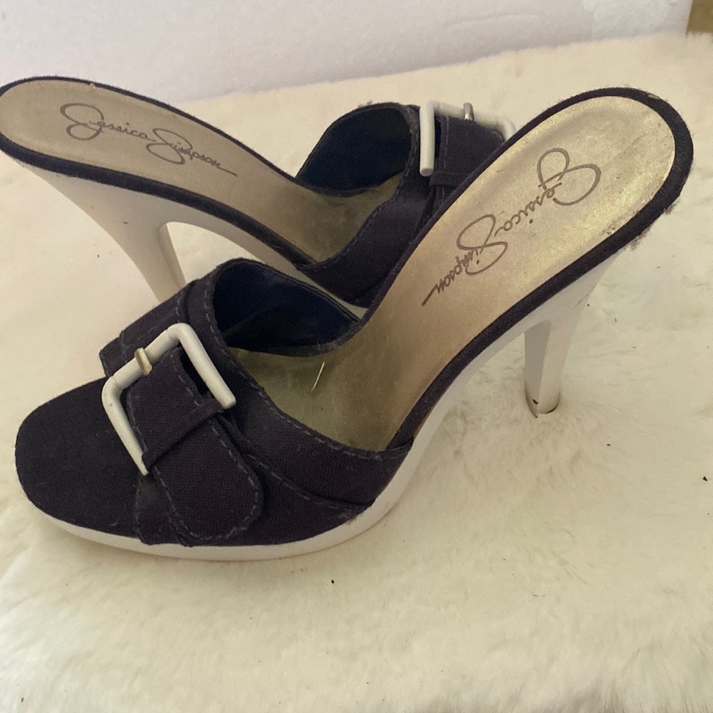 Jessica Simpson cloth buckle high heel.